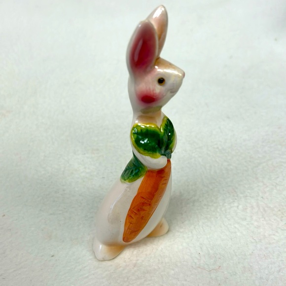 - Vintage GANZ iridescent  6” ceramic bunny holding a carrot - Picture 4 of 8